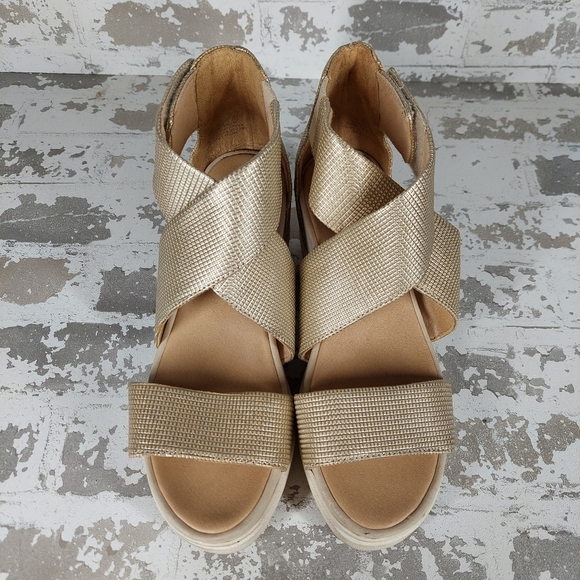 Dr. Scholl's Women's Gold Scout Wedge Comfort Sandals V320 - Picture 4 of 8